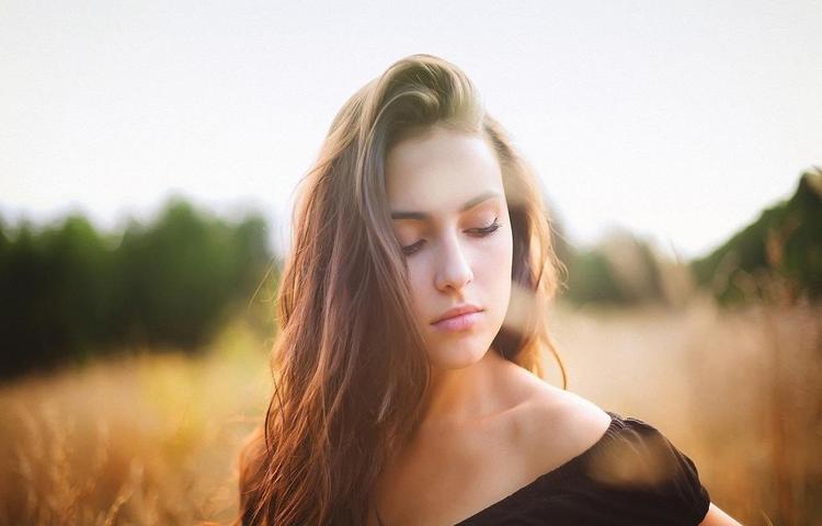 换爱游戏：探索情感博弈与心理边界的现代互动体验